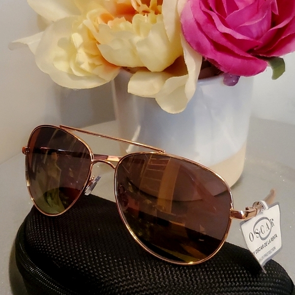 NWT Oscar De La Renta Rose Gold Sunglasses MOD3041  780 main image 9